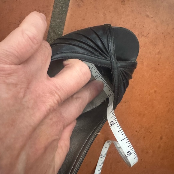 Retro Platform Black Peep-Toe Heels - Picture 6 of 7